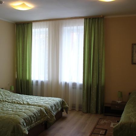 Turli Inn Maladzečna Esterno foto