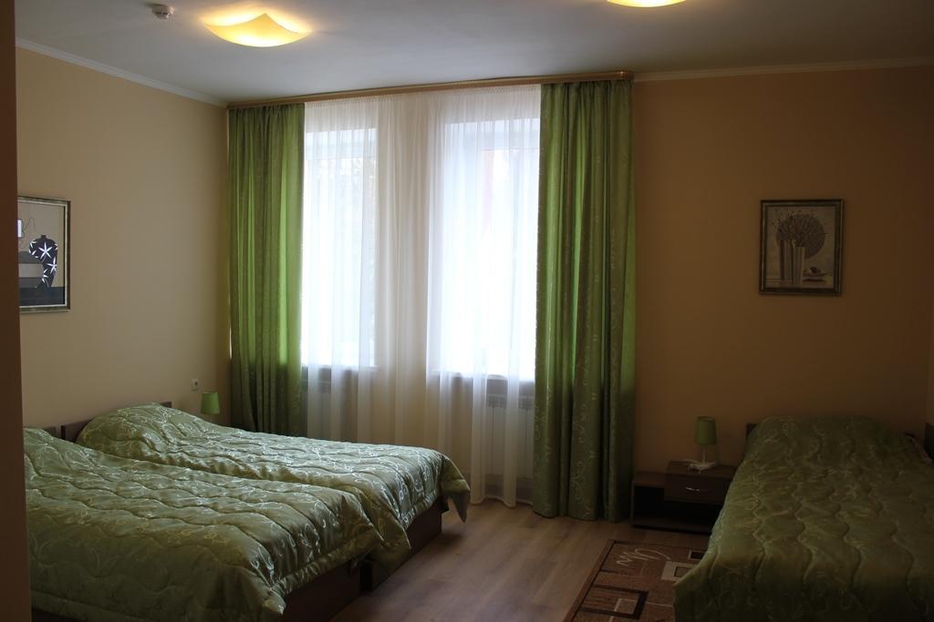 Turli Inn Maladzečna Esterno foto