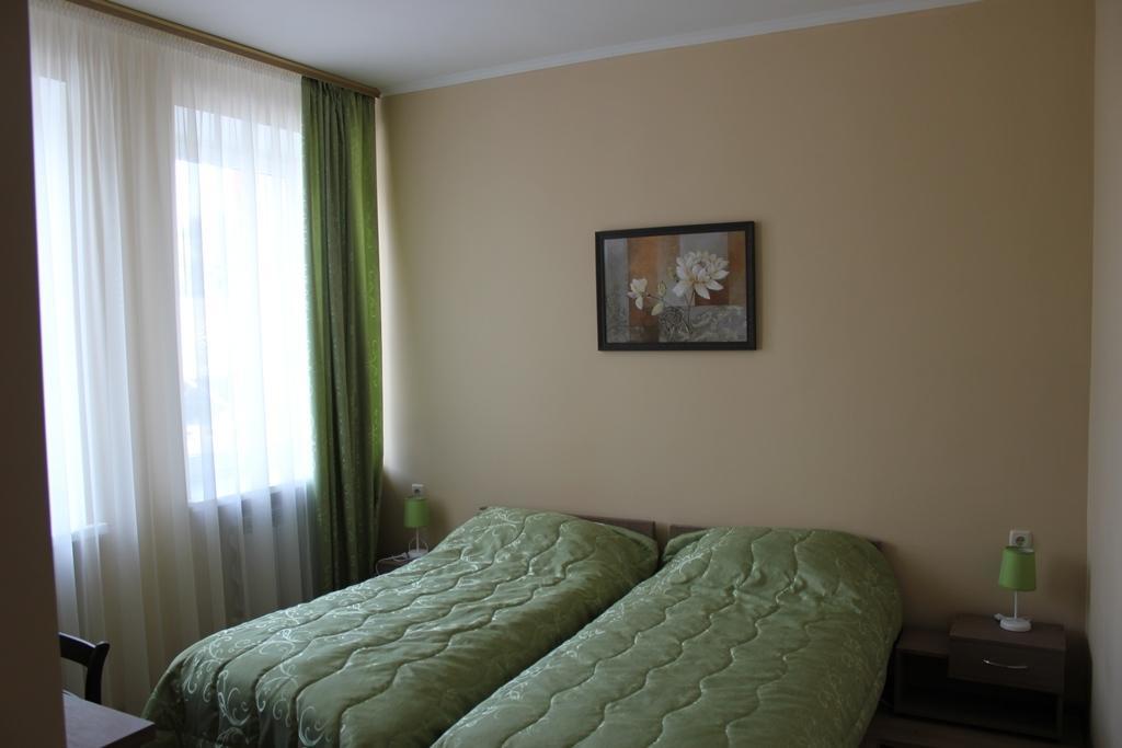 Turli Inn Maladzečna Esterno foto