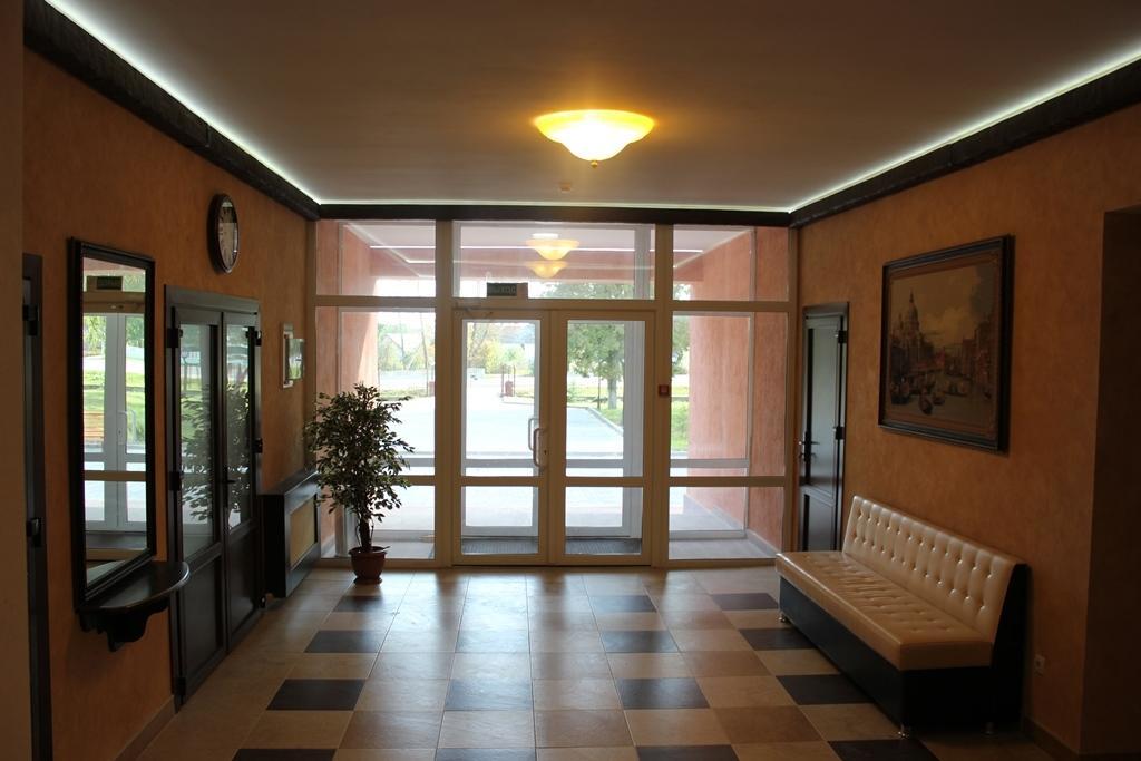 Turli Inn Maladzečna Esterno foto