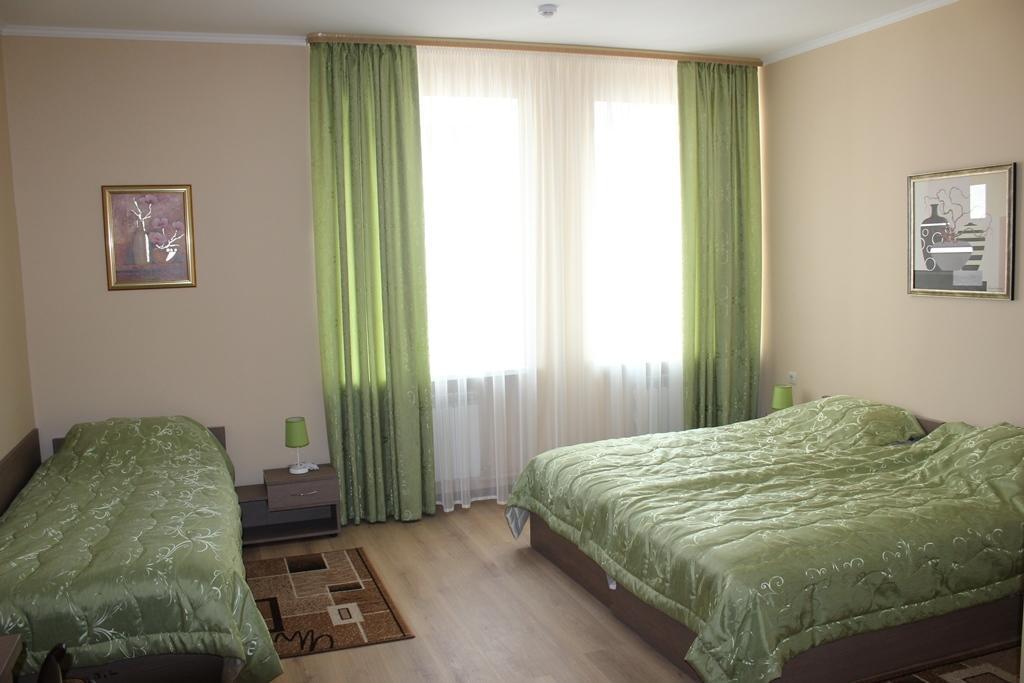 Turli Inn Maladzečna Esterno foto